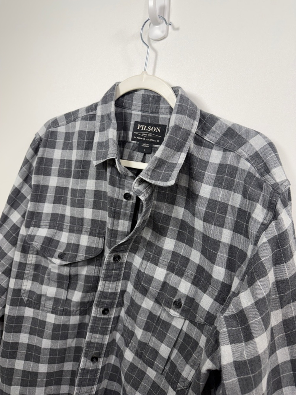 Filson Men’s Alaskan Guide Shirt grey plaid button down size large. - Picture 2 of 10
